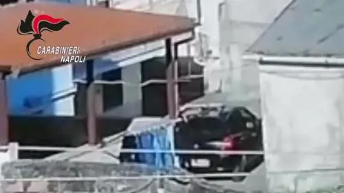 Il blitz dei carabinieri a Torre Annunziata contro lo spaccio di droga