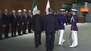 Mattarella a Tokyo incontra il premier Ishiba, ecco la stretta di mano