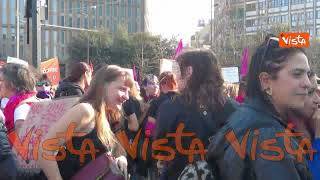 8 Marzo, la manifestazione transfemminista di "Non una di meno" a Milano