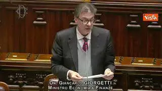 Giorgetti: "In corso valutazione operazioni UniCredit e Mps"