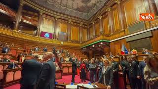 M5s Senato occupa banchi Governo : Da maggioranza censura intollerabile, arroganza mai vista