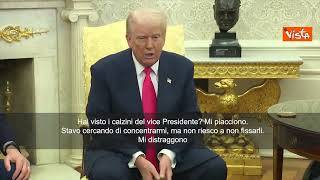 Trump sui calzini coi trifogli di Jd Vance: "Mi piacciono, non riesco a non fissarli"