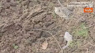 Attacco russo a Kherson, le finestre rotte dei palazzi colpiti