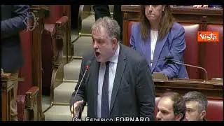 Le urla di Fornaro a Meloni: Si inginocchi davanti a uomini che scrissero il manifesto di Ventotene