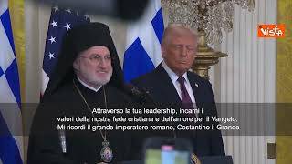 L'arcivescovo greco-ortodosso Usa dona Santa Croce a Trump: Ricordi Costantino il Grande