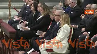 Meloni e Mantovano a San Pietro per la messa per i 20 anni dalla morte di Papa Woytila