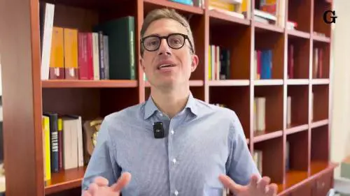 I nostalgici di "falce e martello", la ghigliottina francese e i dazi di Trump: ecco il podio dei peggiori