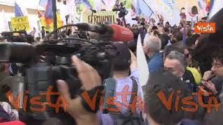 "Calenda cancellace 'sta piazza", i cori al corteo M5s contro il riarmo a Roma