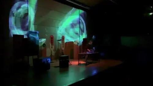 Dal pioniere Dockstader ai suoni ambient anni '90 di Seefeel: ovazioni al concerto del San Fedele di Milano