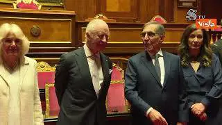 La Russa consegna in Senato la "martinella", la campanella di Palazzo Madama, ai Reali d'Inghilterra