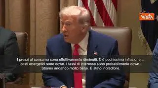 Trump: "I prezzi diminuiscono, c'è poca inflazione. Stiamo lavorando bene"