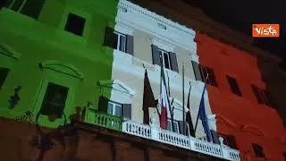 La facciata di Montecitorio illuminata con il Tricolore per la Giornata Nazionale del Made in Italy