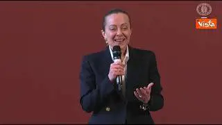 Meloni: Ho regalato la Nutella al Re d'Inghilterra, con il biglietto “per quando sarai giù di corda”