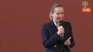 Meloni: Momento difficile, vediamo come va... Da Trump consapevole di quello che sto difendendo