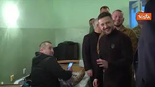Rutte e Zelensky a sorpresa in visita ai soldati feriti a Odessa