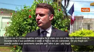 Macron: Papa Francesco è stato al fianco dei più fragili e vulnerabili