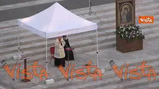 Rosario in suffragio di Papa Francesco a San Pietro, presiede Mons. Giovanni Battista Re