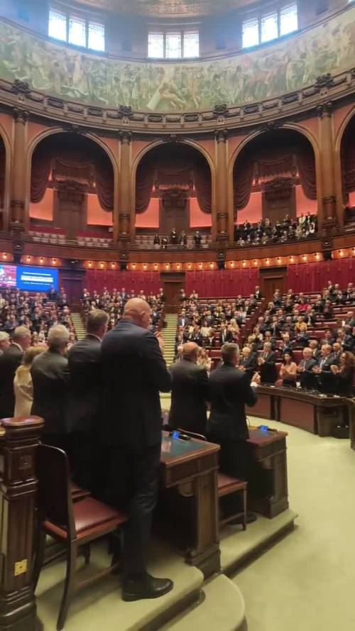 Il minuto di silenzio per papa Francesco