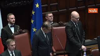 Commemorazione Papa Francesco alla Camera, un minuto di silenzio, poi il lungo applauso in Aula