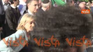 Festa della Liberazione, la Comunità ebraica depone una corona di fiori a Porta San Paolo