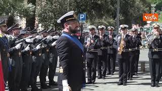 Mattarella a Genova per il 25 Aprile, Bucci: Benvenuto, siamo molto contenti. Poi gli onori militari