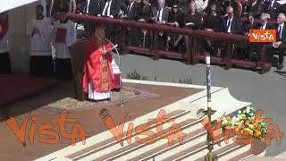 Funerali Papa Francesco, l'omelia del Cardinale Re: Ha scelto di donarsi fino all'ultimo giorno