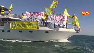 Blitz agricoltori Coldiretti al porto di Manfredonia contro il falso made in Italy