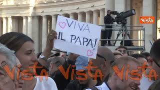 Conclave 2025, la fumata bianca per l'elezione del nuovo Papa