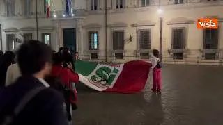 Blitz comitato promotore referendum cittadinanza, proietta logo su Palazzo Chigi