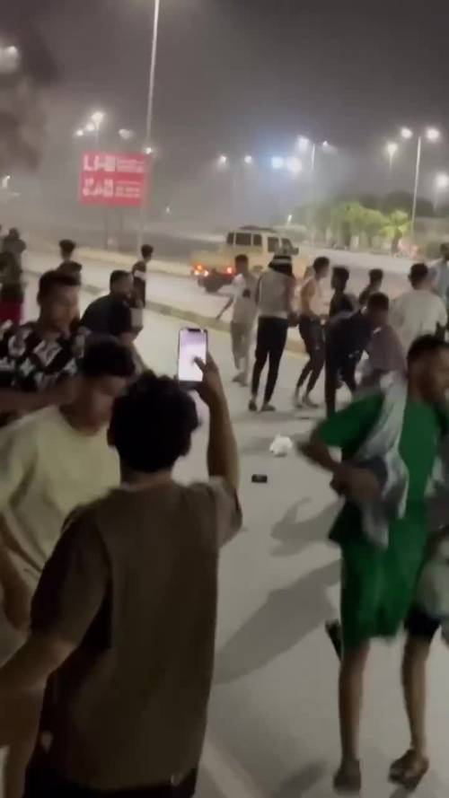 Gli spari e le proteste a Tripoli