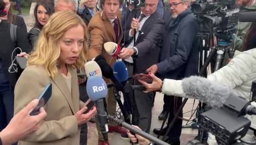 Meloni: "L'Italia non è disponibile a mandare le truppe in Ucraina"