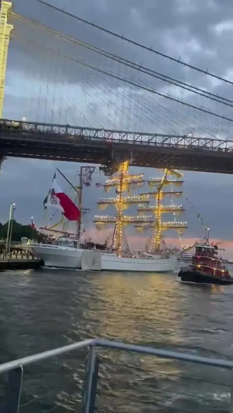 La festa a New York e poi l'urto: la tragedia del Cuauhtémoc
