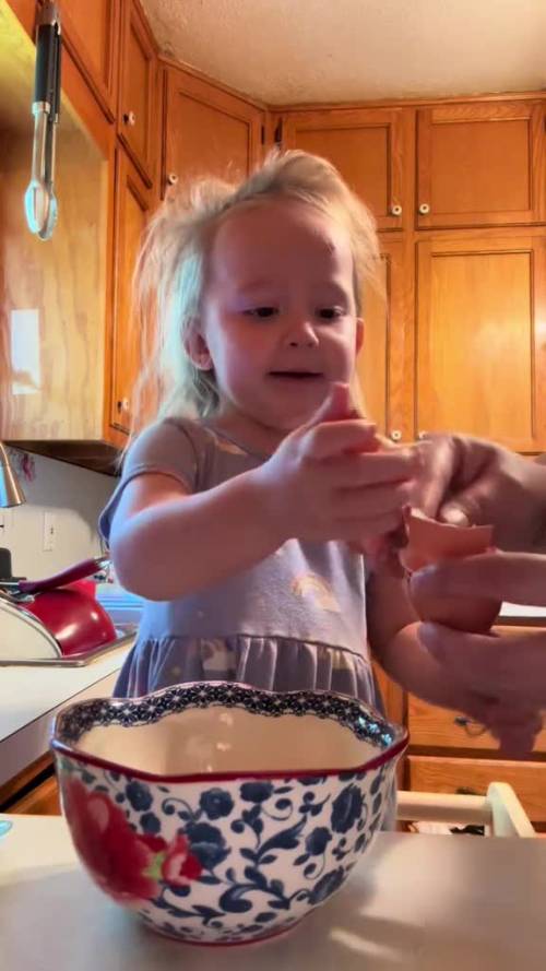 Egg crack, il video che ha portato alla condanna della madre