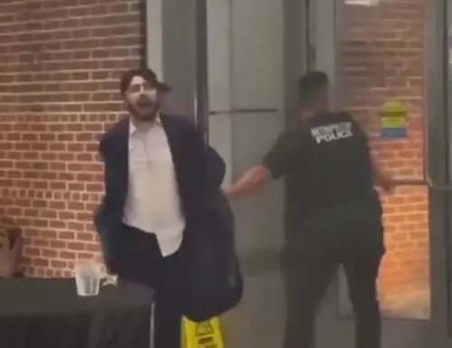 L'arresto di Elias Rodriguez, ha ucciso due membri dell'ambasciata israeliana al Museo Ebraico a Washington