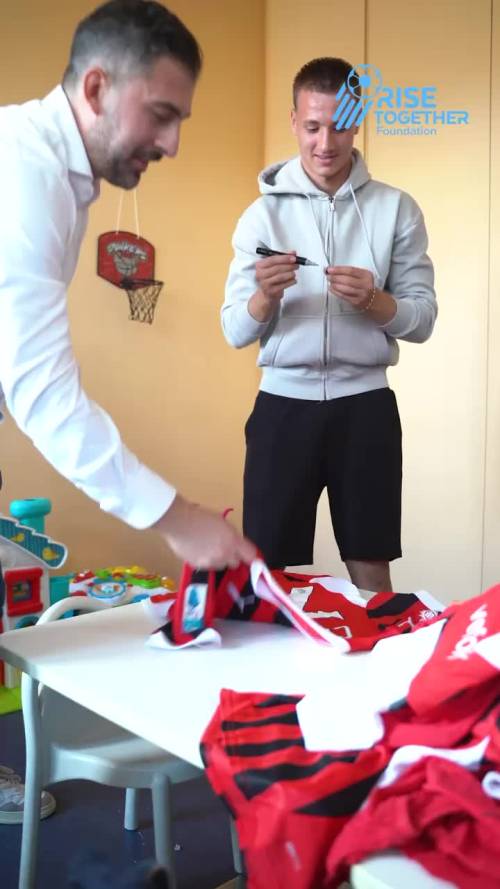 Francesco Camarda, porta il suo saluto ai bambini in cura al Buzzi