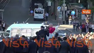 Papa Leone XIV lascia in papamobile la Basilica di San Giovanni in Laterano a Roma