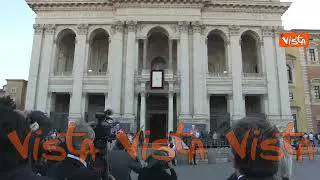 Papa Leone XIV benedice il popolo romano dalla Basilica di San Giovanni in Laterano a Roma