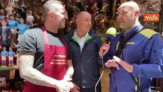 Un viaggio tra i vicoli di San Gregorio Armeno con Fulvio, portalettere di Poste Italiane