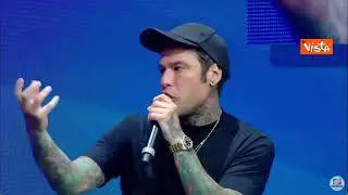 Fedez al Congresso di FI: Nelle periferie mancano centri di aggregazione per i giovani