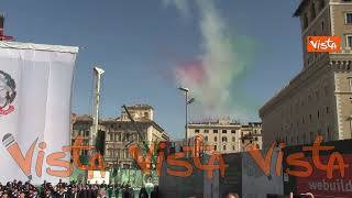 Festa della Repubblica, il passaggio delle Frecce Tricolori sull'Altare della Patria