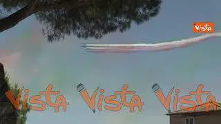 Parata del 2 giugno, il passaggio delle Frecce Tricolori su Via dei Fori Imperiali