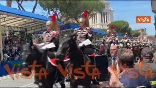 2 Giugno, i Corazzieri del Quirinale a cavallo alla parata ai Fori imperiali