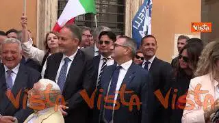 Approvato il Dl Sicurezza al Senato, flashmob di Fratelli d'Italia davanti al Senato