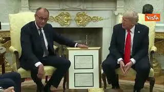 Merz dona a Trump certificato di nascita del nonno Friedrich nato in Germania nel 1869