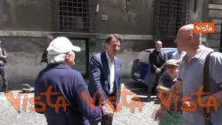 Referendum 8 e 9 giugno, Giuseppe Conte arriva al seggio per votare