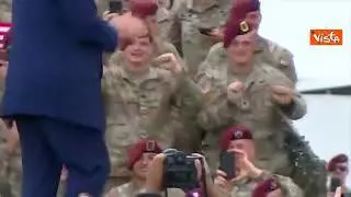 Militari a Fort Bragg ballano la Trump dance in onore del Presidente