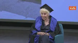 Laurea honorem a Ornella Vanoni: Io cialtrona, non ho mai studiato. I miei genitori sarebbero fieri