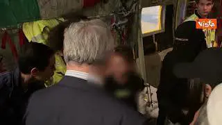 Adam a Milano, accolto da Tajani con un pallone il ragazzino di Gaza unico superstite di 10 fratelli