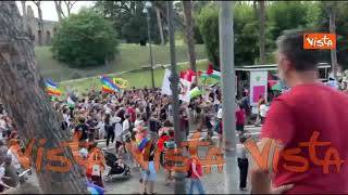 Canti e tamburi alla manifestazione contro il riarmo a Roma: "Non c'è rassegnazione"
