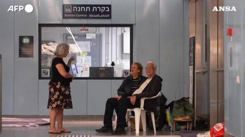 Israele, stazioni della metro e parcheggi sotterranei diventano rifugi